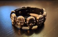 Armband skulls NA restauratie Madame George.